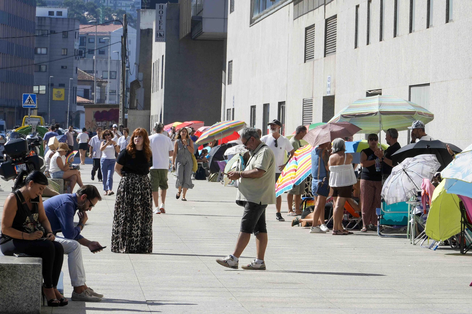 Galería | Infinitas colas por una entrada para Arde Bogatá en Vigo