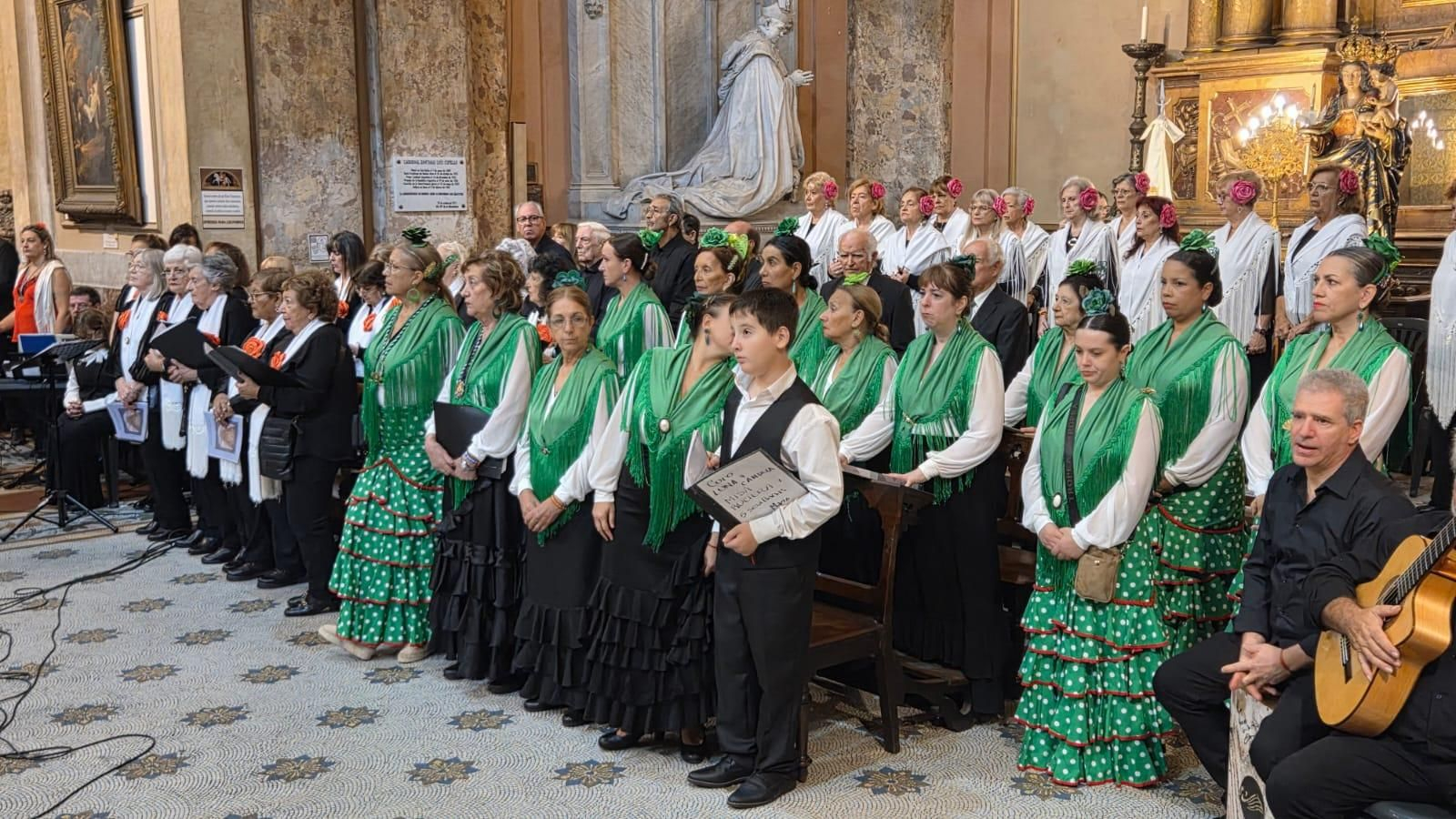 Los coros durante su actuación en el encuentro