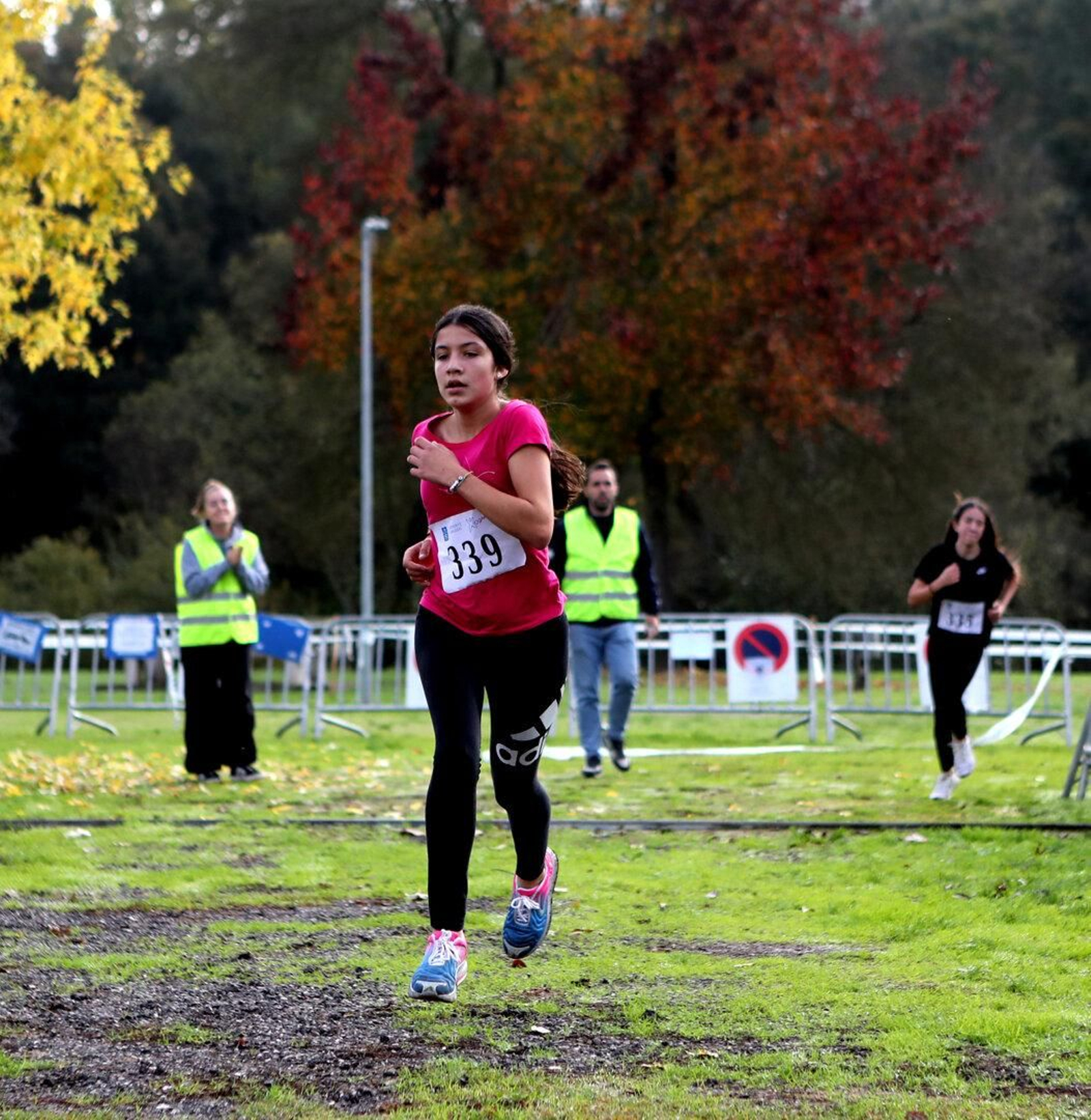 Corriendo con ganas de llegar a la meta.