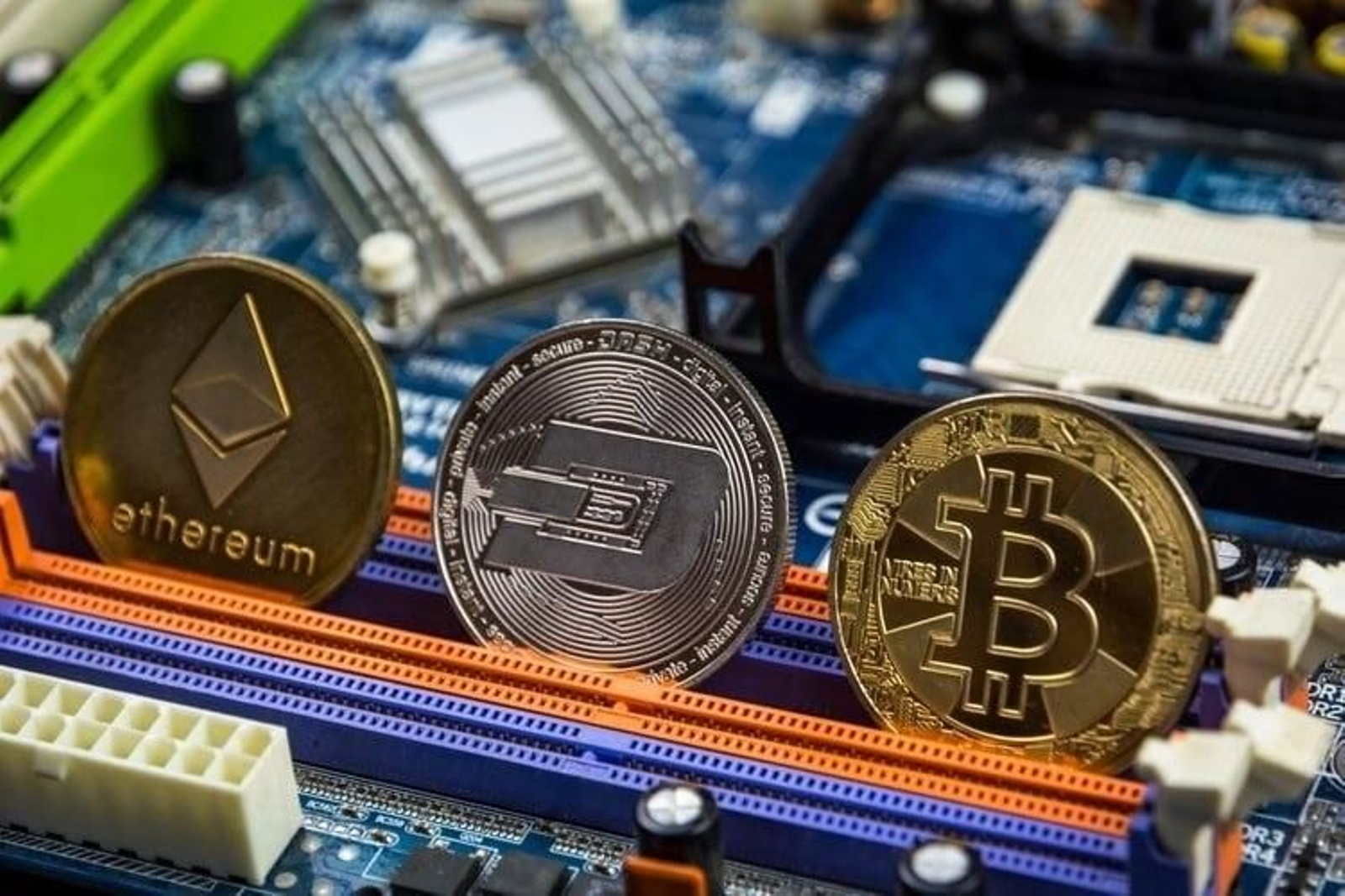 Criptomonedas como Bitcoin y Ethereum