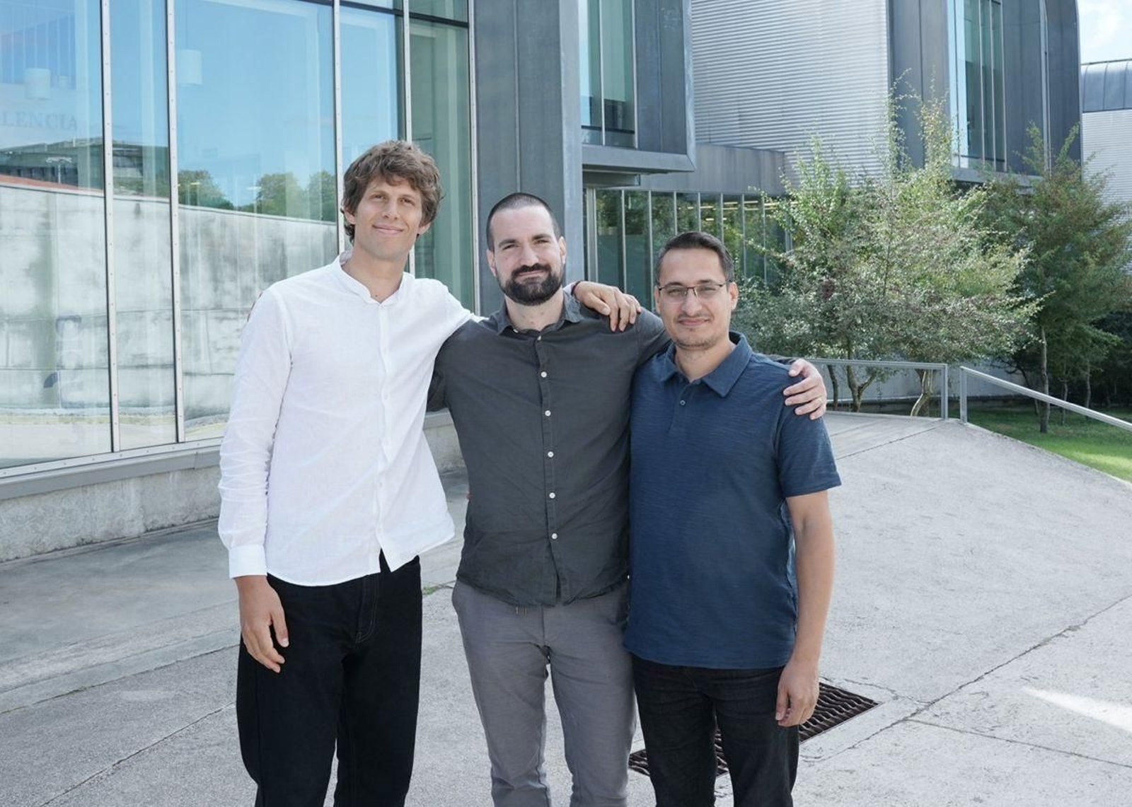 Andrea Visonà, Rubén González y Mohammad Mahmoudian, en el Cinbio.