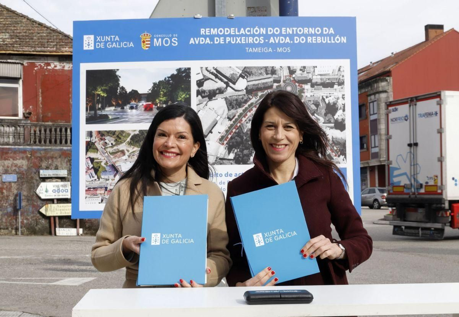 Nidia Arévalo y Mª Martínez Allegue, ayer en Mos tras la firma el protocolo de colaboración Xunta Concello.