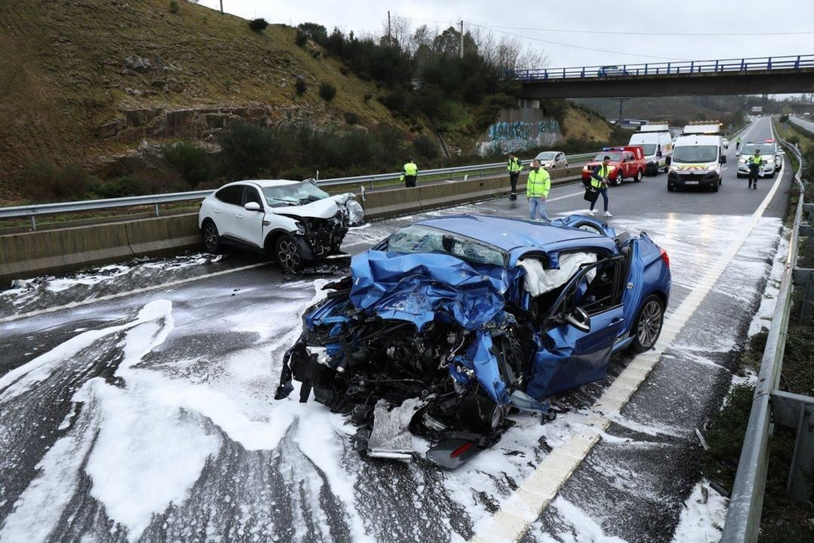 Muere un hombre en la A-52 al chocar un coche contra otro que circulaba ...