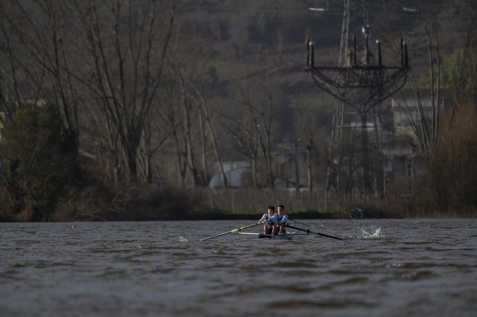 Galería | Castrelo de Miño disfruta con el Campeonato Gallego de Remo de larga distancia