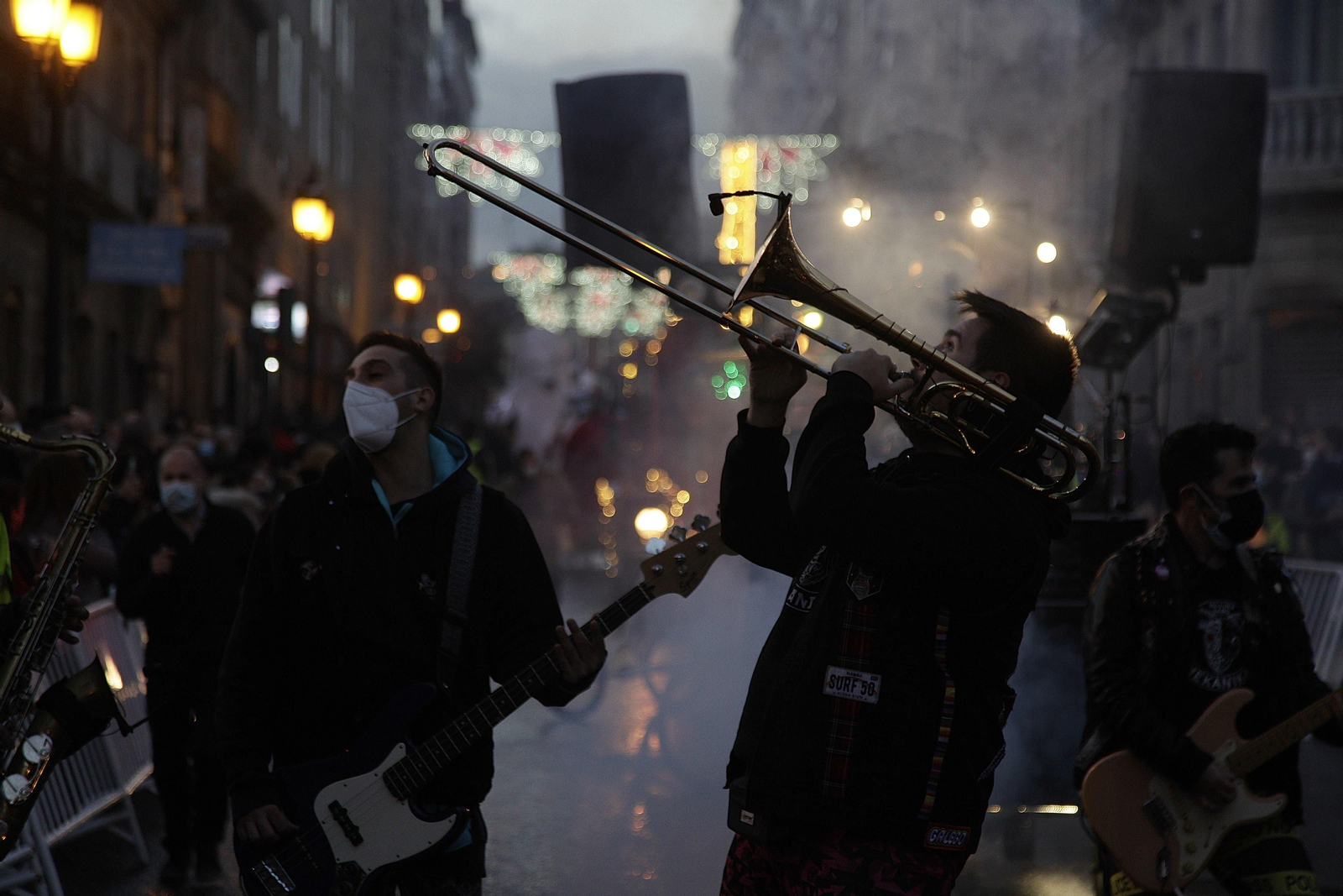 OURENSE. La música fue una de las protagonistas del recorrido. // Miguel Ángel