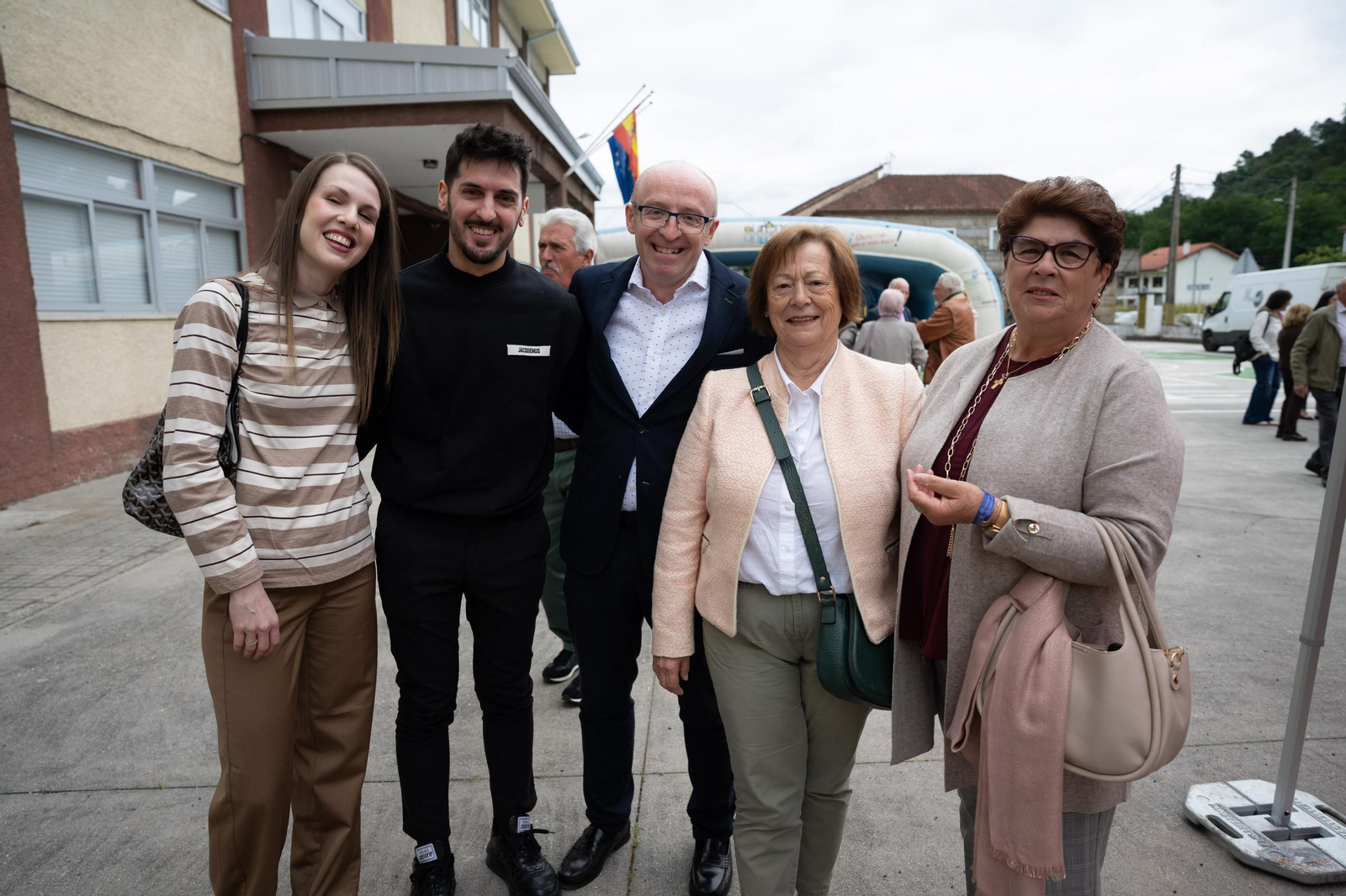 Galería |  Castrelo de Miño celebró la V Festa do Maior con música, misa y paparota