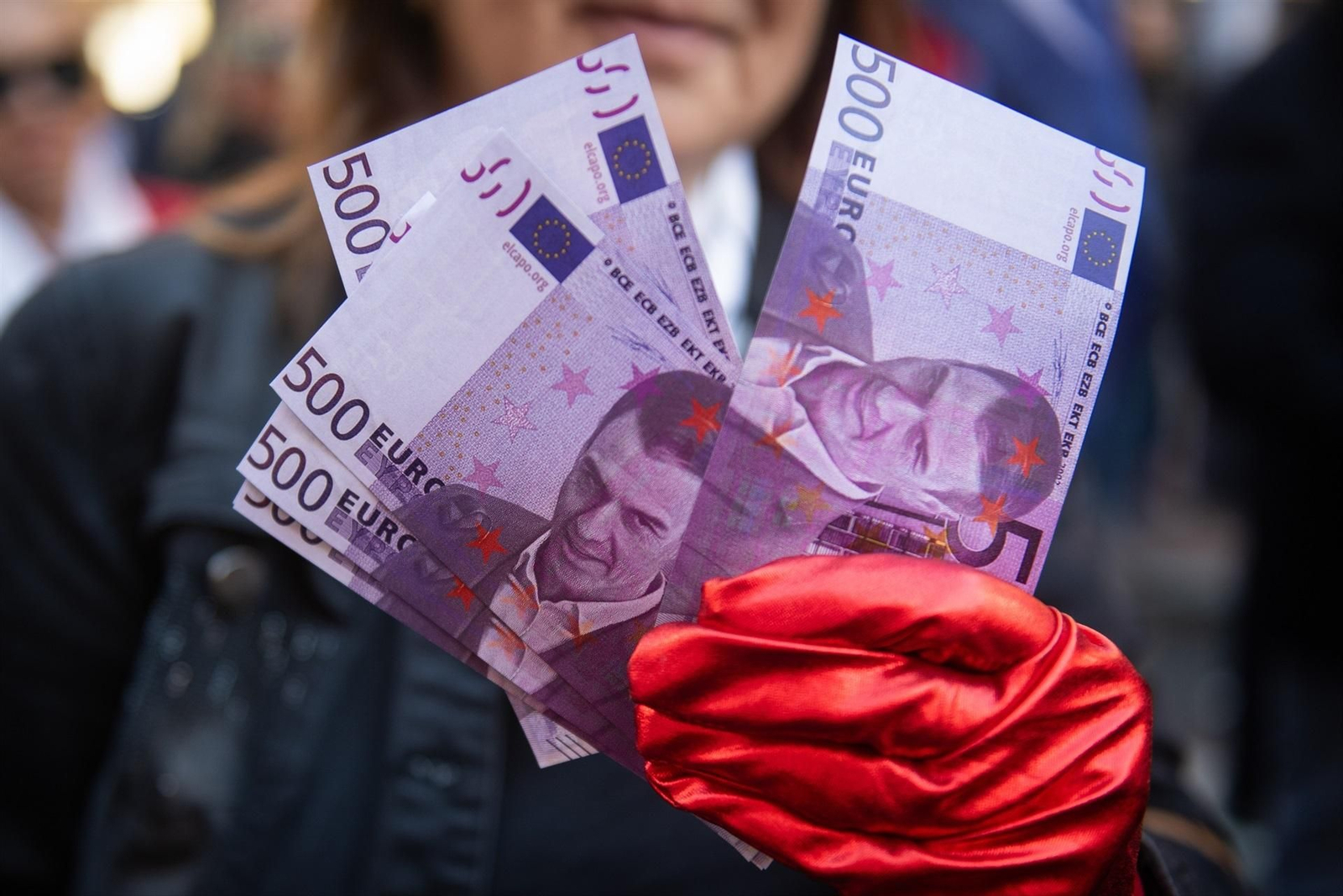 Billetes falsos de 500 euors con el rostro de Pedro Sánchez.