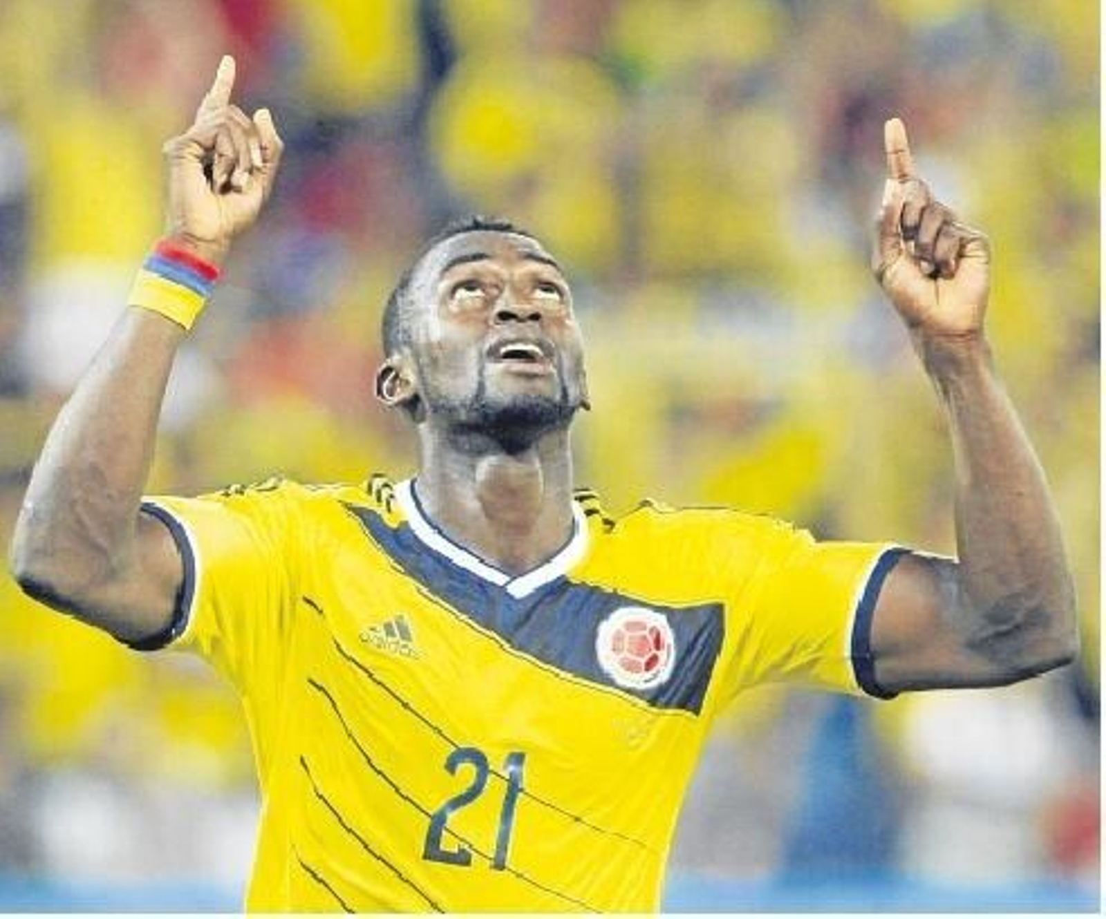 Jackson Martínez celebra uno de los goles marcados por Colombia.
