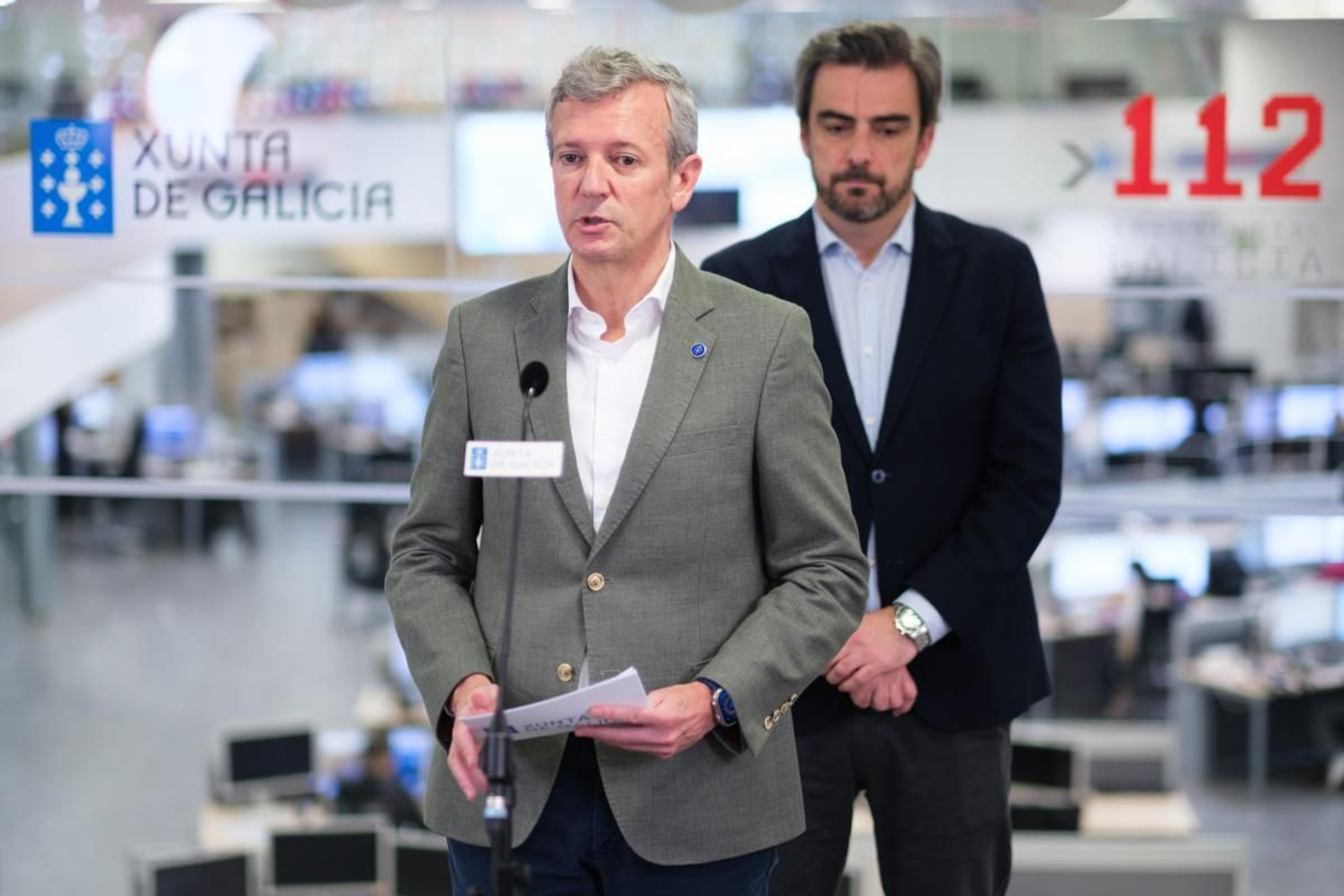 Alfonso Rueda y Diego Calvo, este martes en el 112 Galicia.