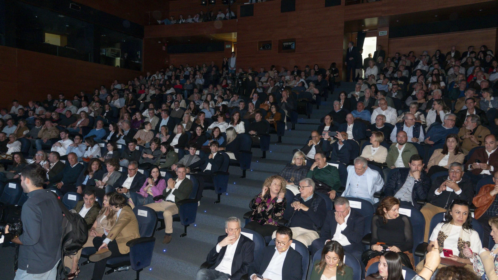 Galería | Rueda lidera el acto del PPdeG en Vigo y hace balance del mandato