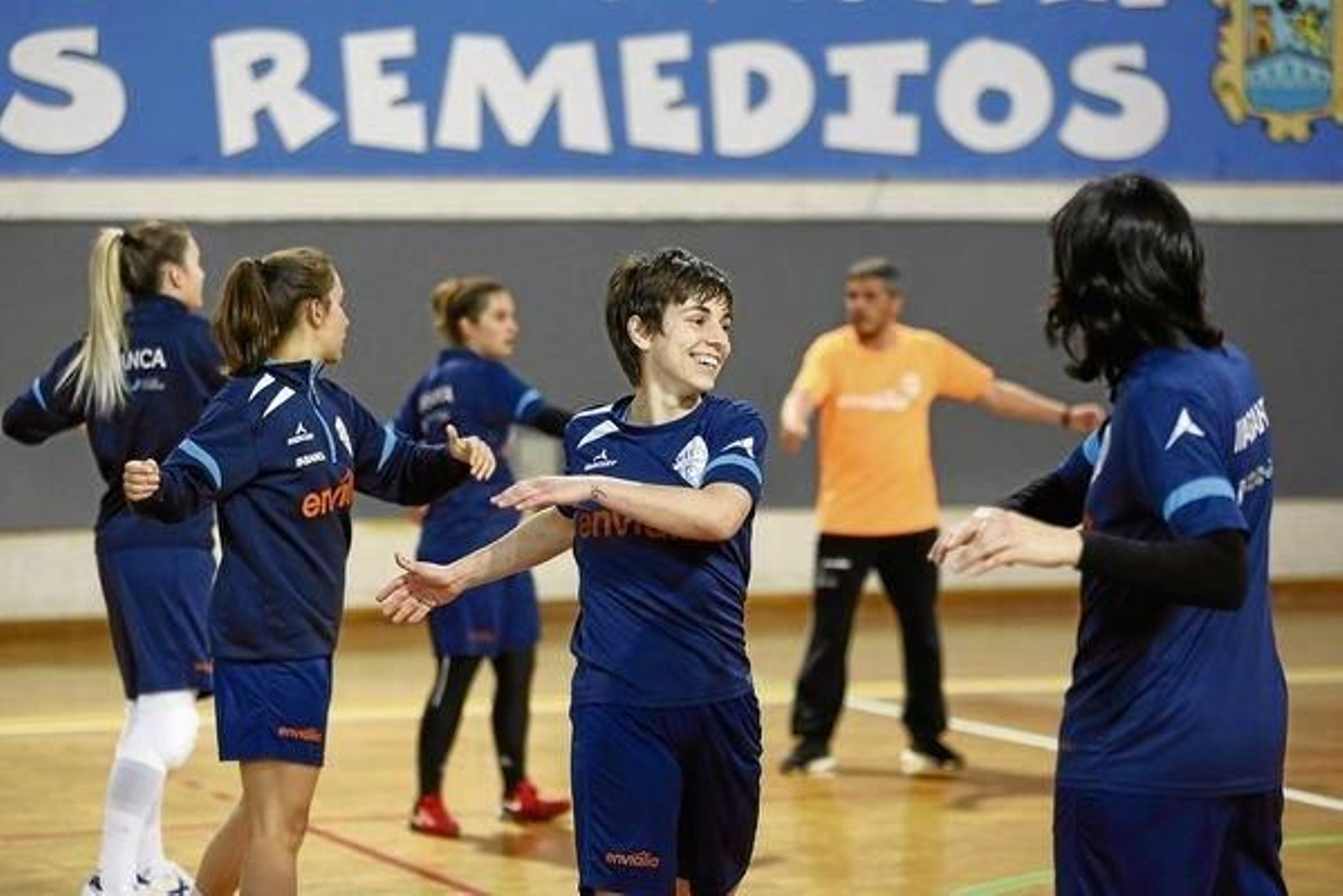 Las jugadoras del Envialia, en la sesión previa al viaje a Burela, sede de la Copa.