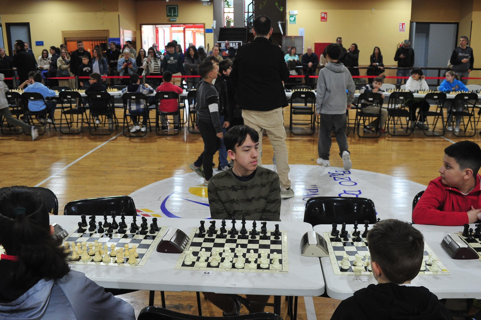 Galería | La final provincial escolar de ajedrez llena el Pazo, en imágenes