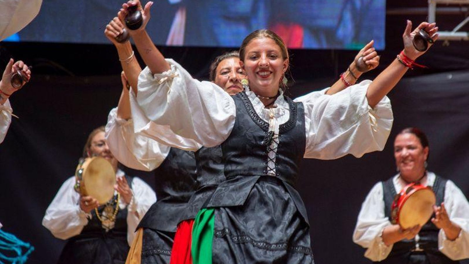 El baile tradicional gallego presidió la celebración