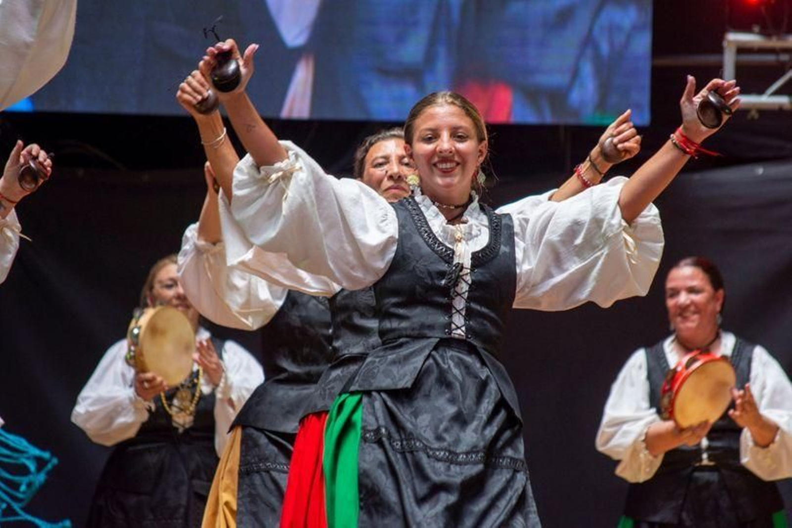 El baile tradicional gallego presidió la celebración