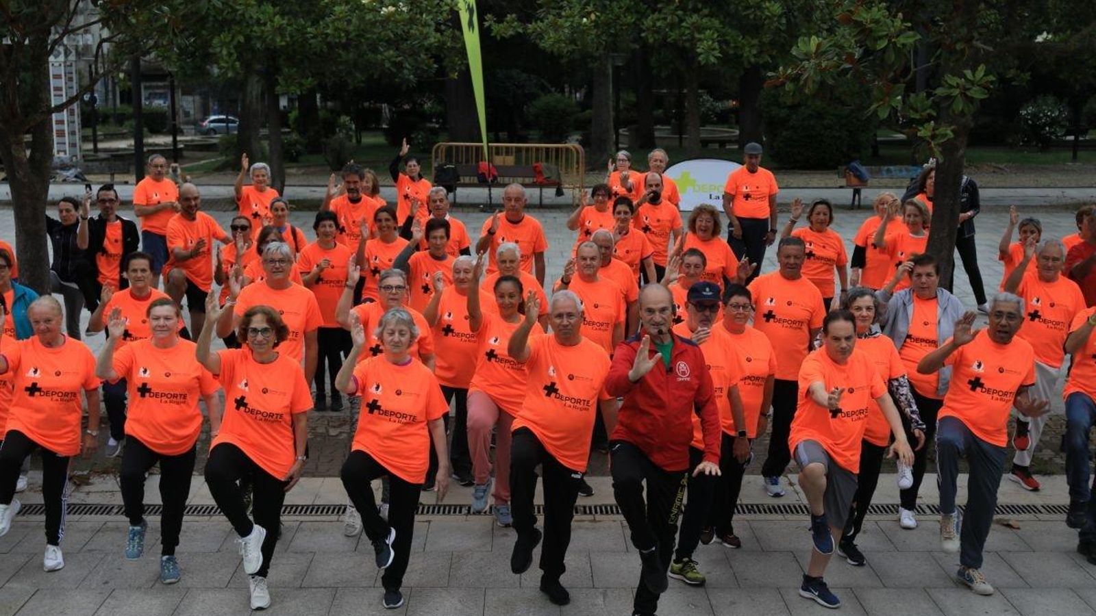 Participantes en las clases de Taichi del Xardín do Posío.