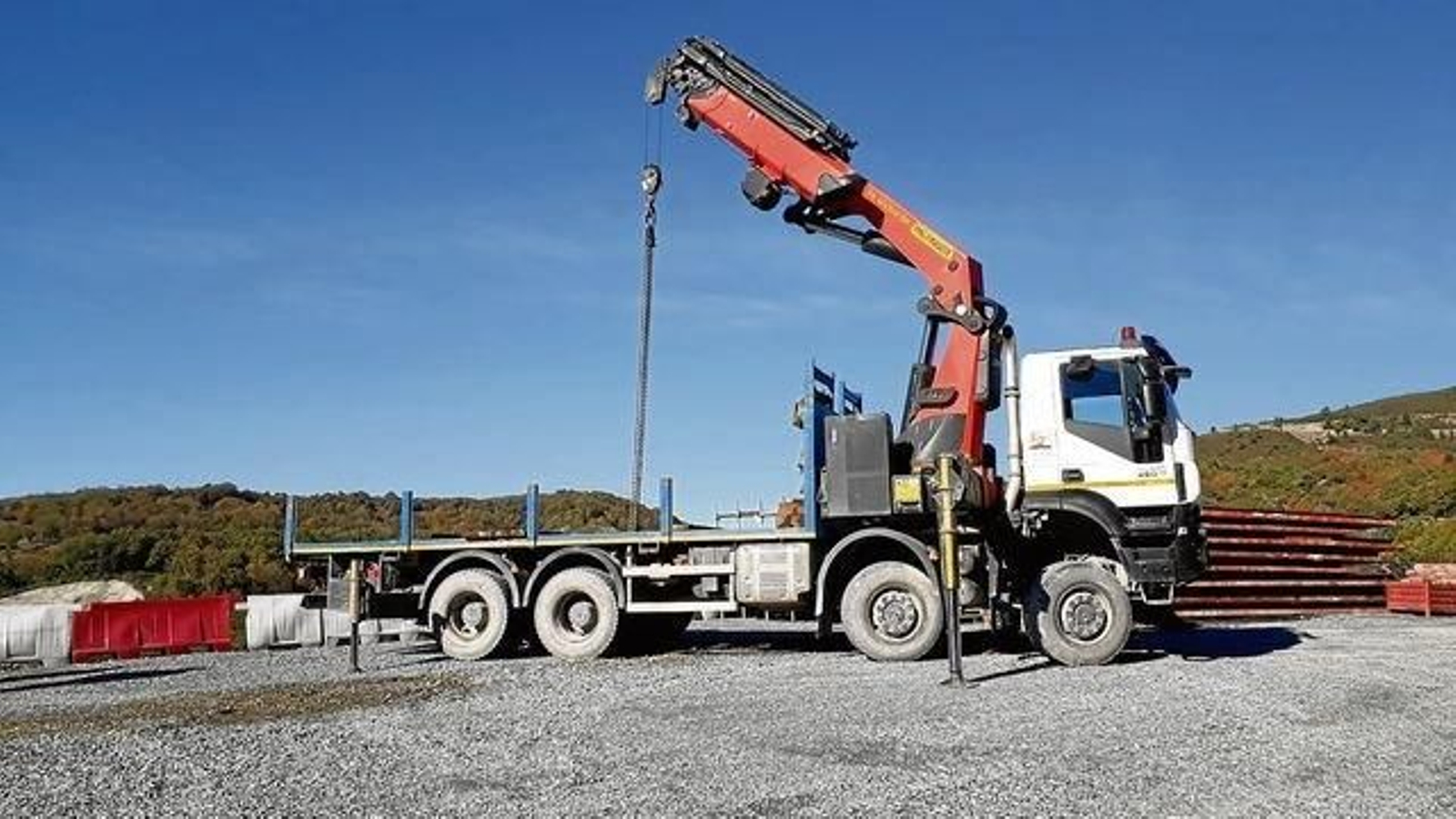 El camión sustraído, durante los trabajos en las obras del AVE.