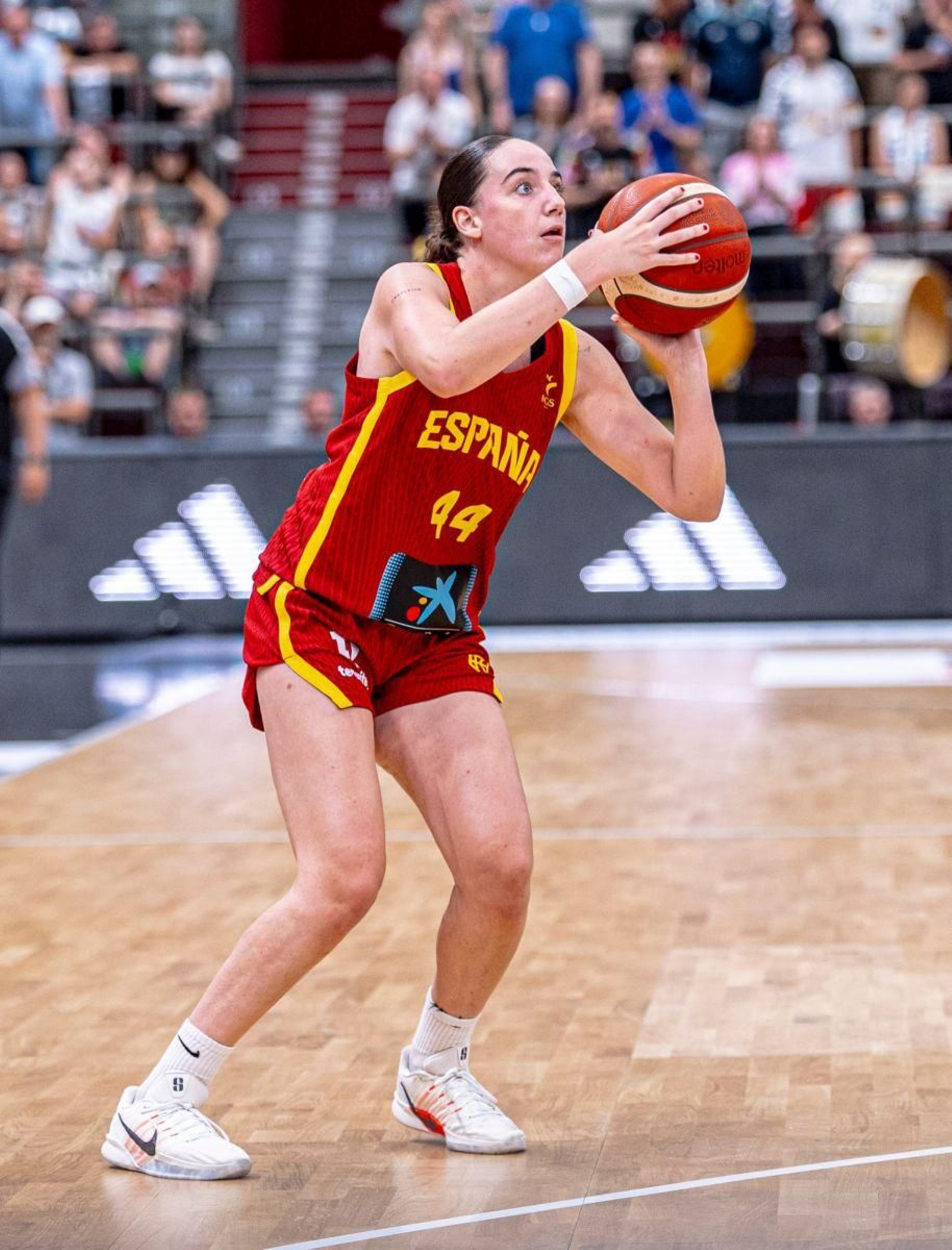 Iyana Martín ante Alemania.