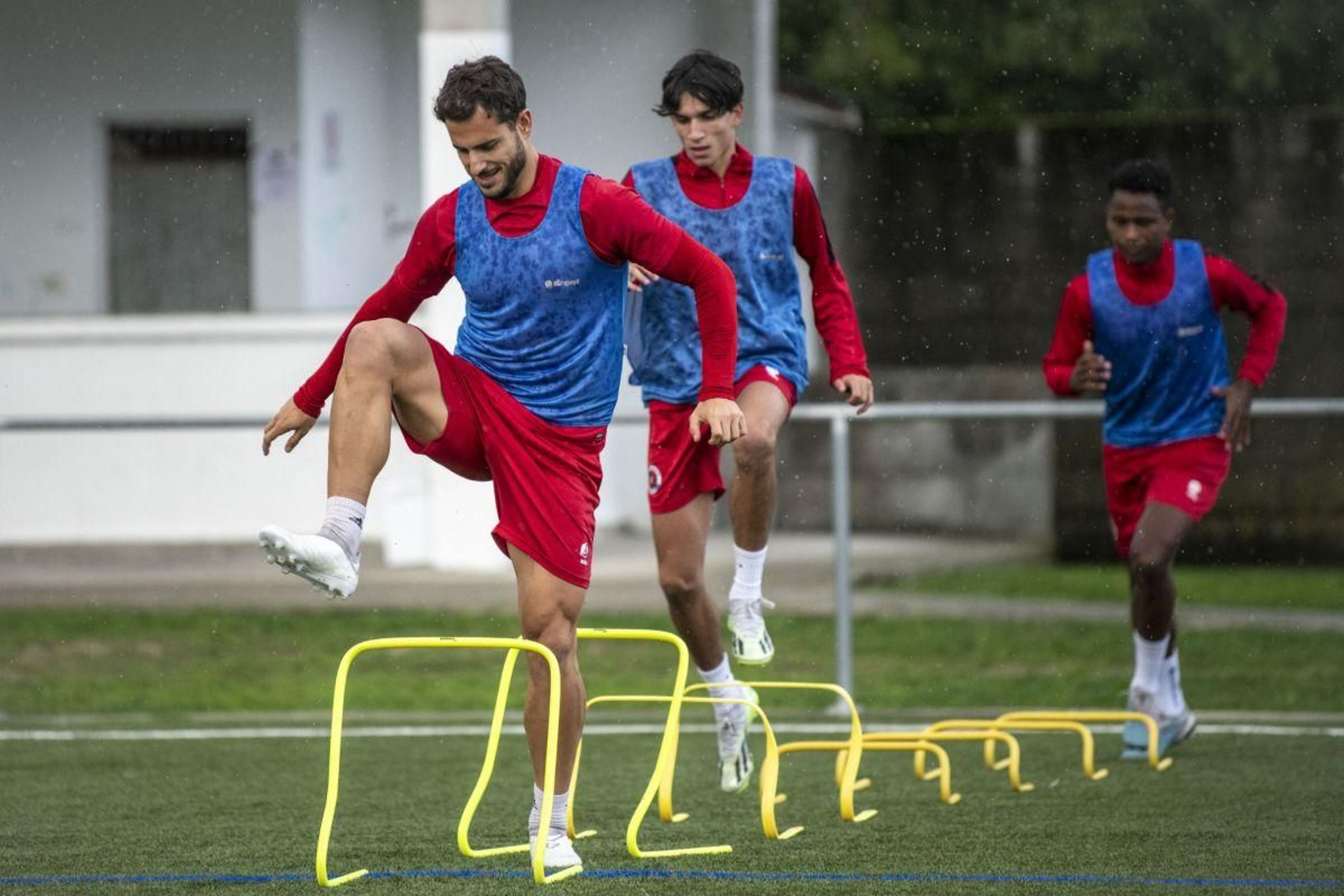 La plantilla de la UD Ourense durante un entrenamiento.