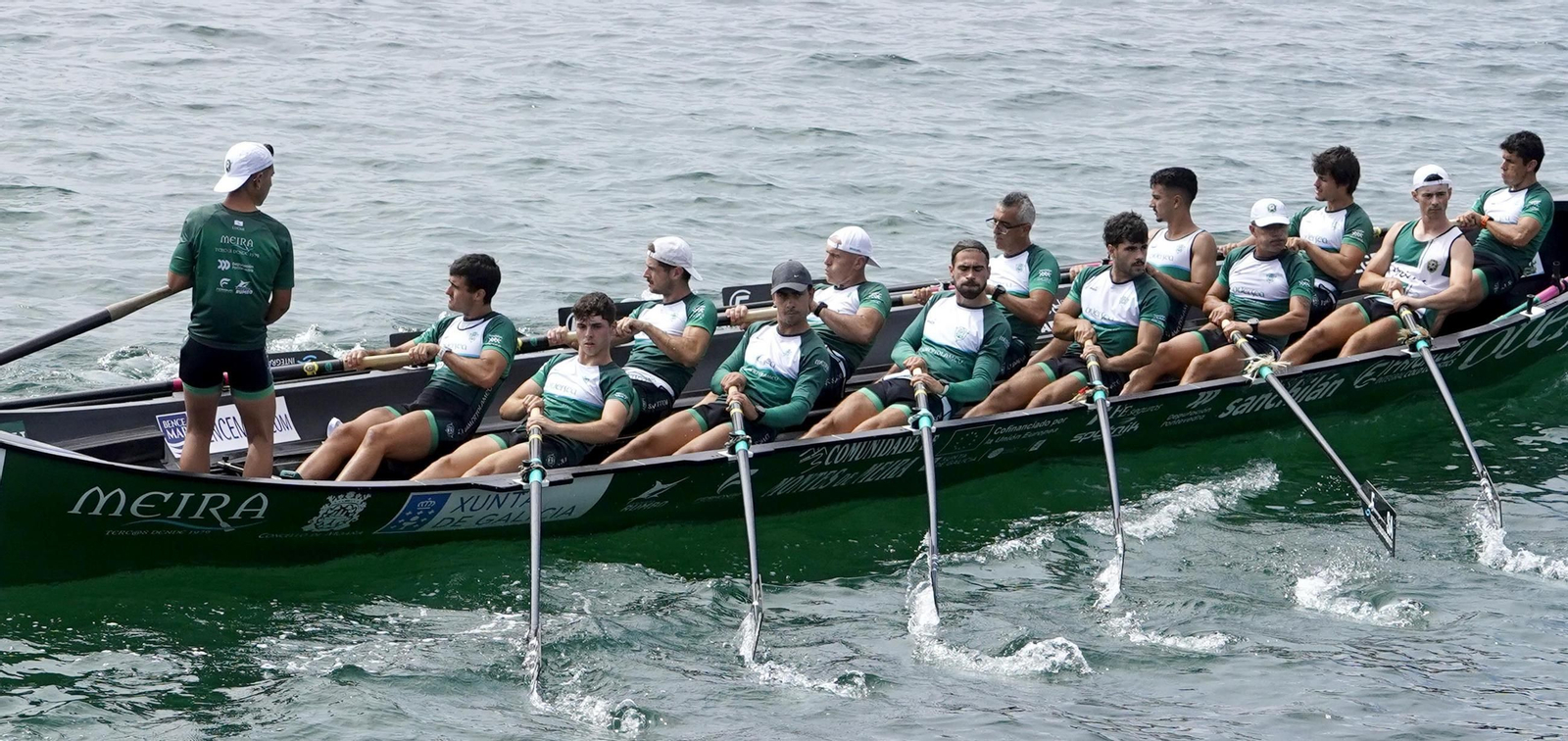 Galería | Las traineras toman la ría de Vigo con la Bandeira Concello de Moaña