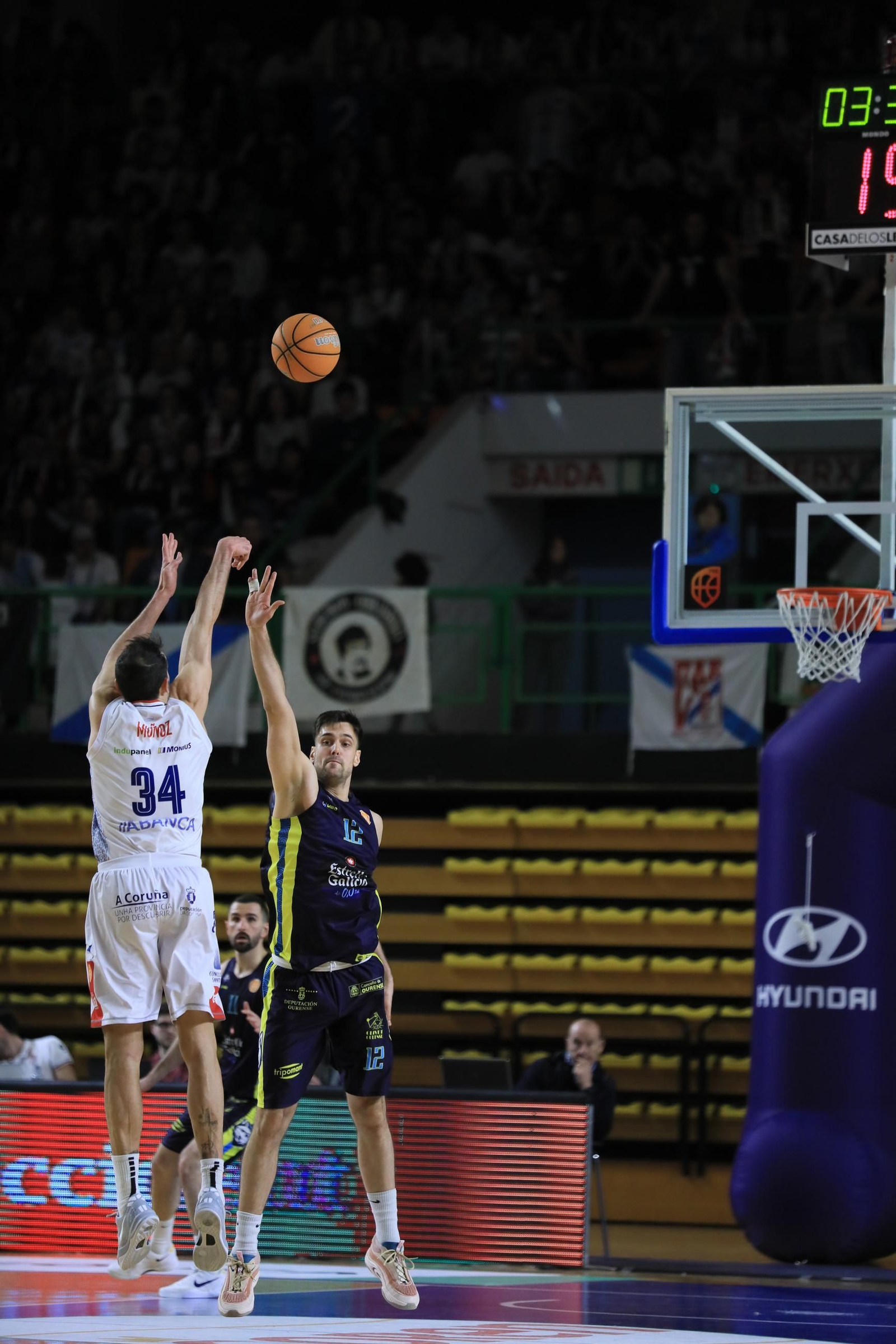 Galería | El Pazo, a reventar para el derbi COB-Obradoiro