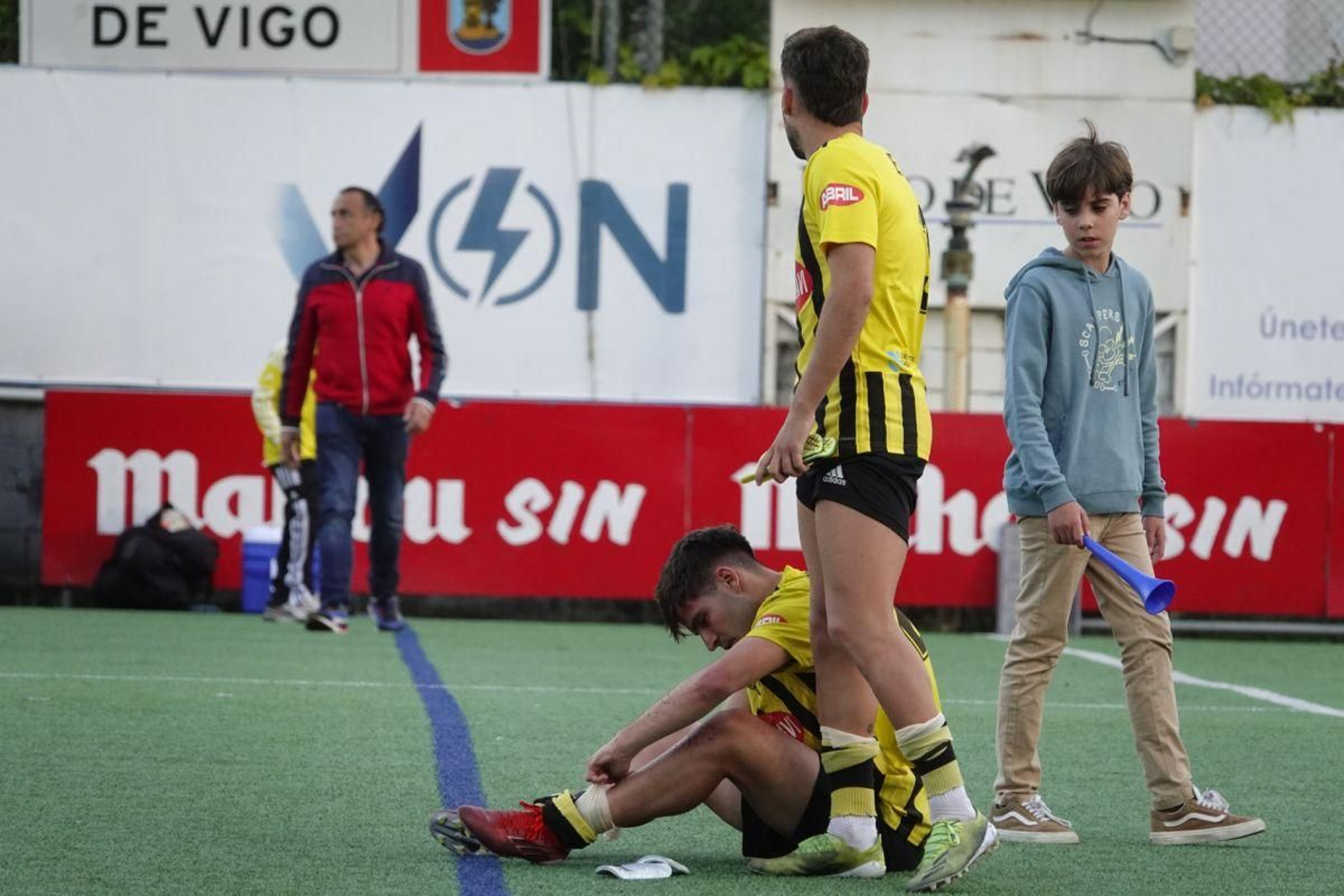 Los jugadores del Rápido expresaron su decepción al final.