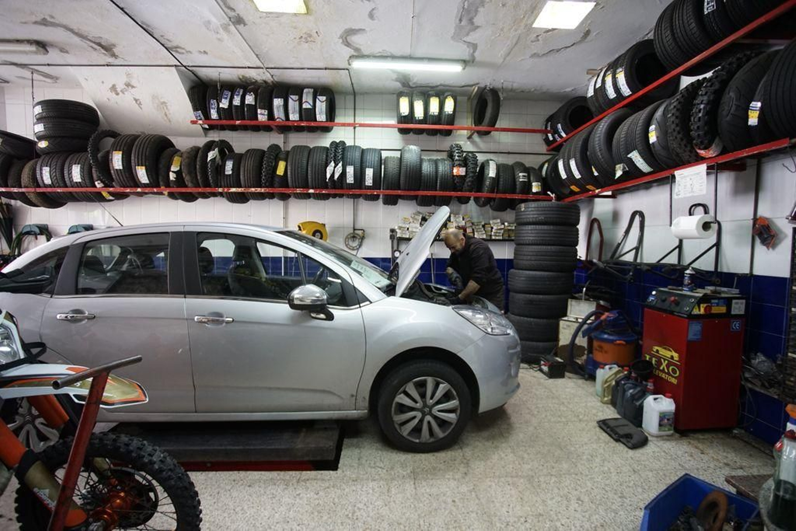 Desde la patronal Cetraa indican que para muchos propietarios la puesta a punto de sus vehículos es “secundaria” por el impacto económico de la pandemia.