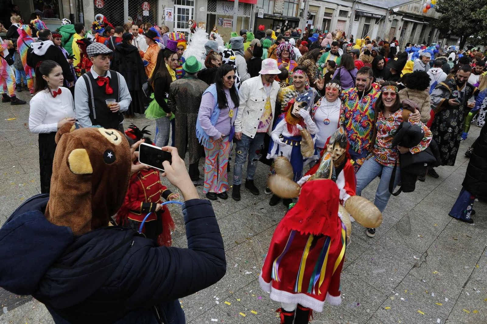 11.02.2024.Xinzo.Ambiente entroido zona vella.