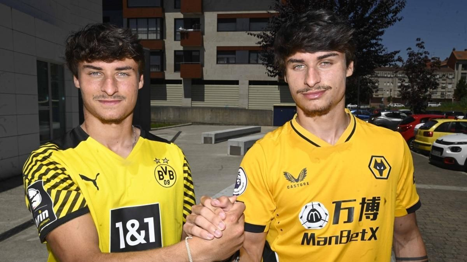 Guille (i.) y Hugo Bueno están en el camino del futbolista en Alemania e Inglaterra, respectivamente.