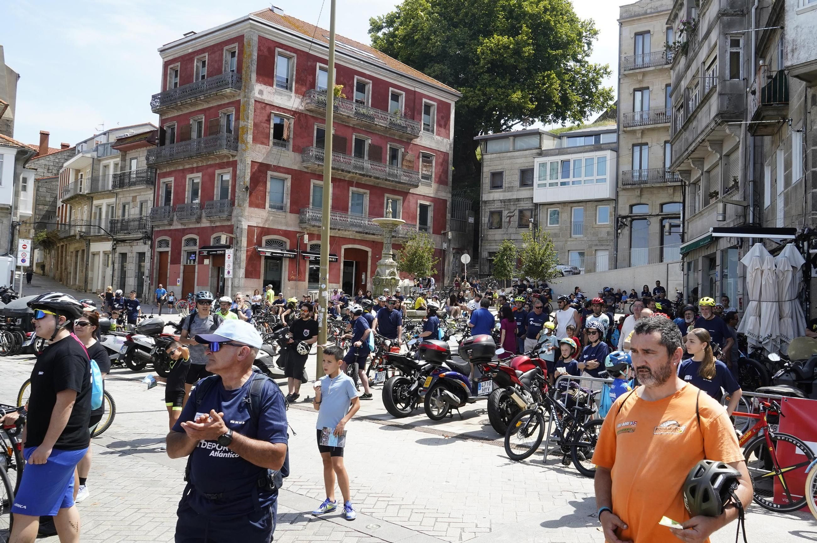 Galería | El ciclismo toma Vigo con la primera edición del Día de la Bici de Atlántico
