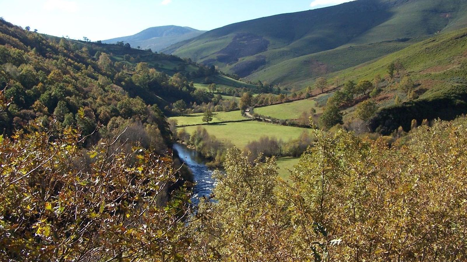 Val do río Queixa.