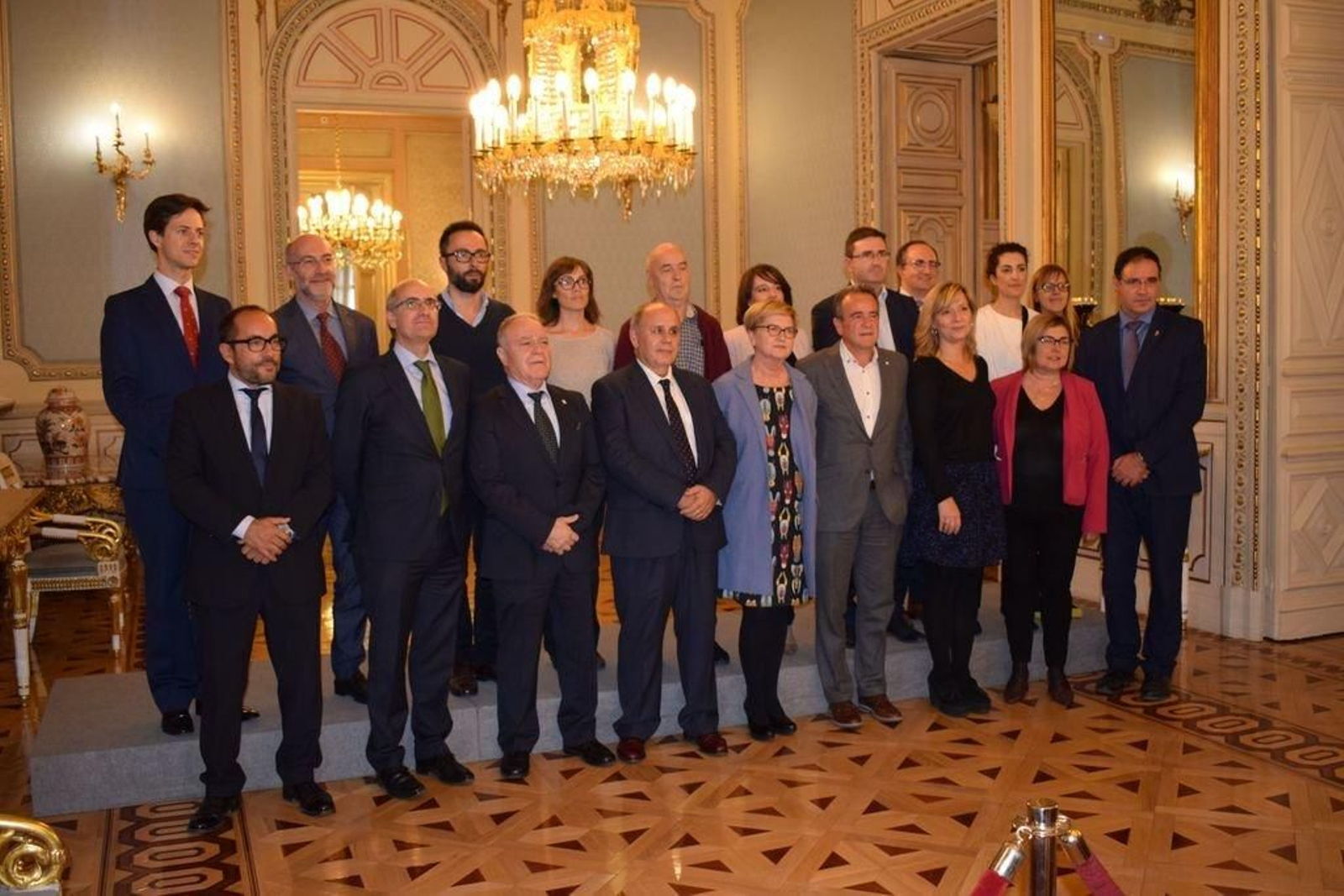 El grupo al completo de la comisión de estudio sobre el Reto Demográfico.