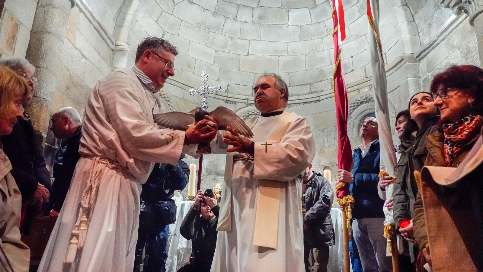 Galería | Vigo celebra As Candelas pese a la lluvia