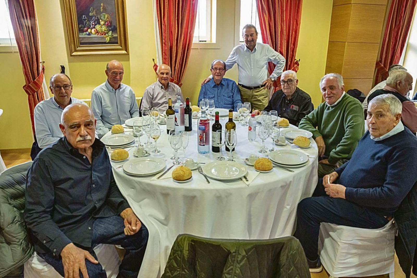 De pie, Paz. Sentados: Pedro, Manuel, Miguel, Isauro, José Antonio, Quique, Felipe y Juan.