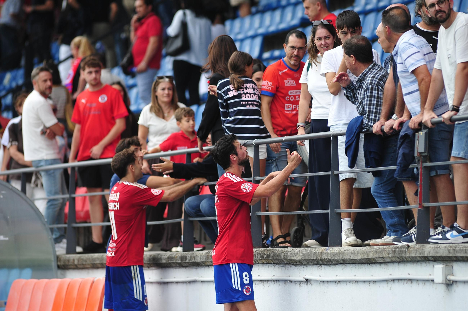 Galería | O Couto disfruta del buen tiempo y el empate de la UD Ourense ante el Cacereño