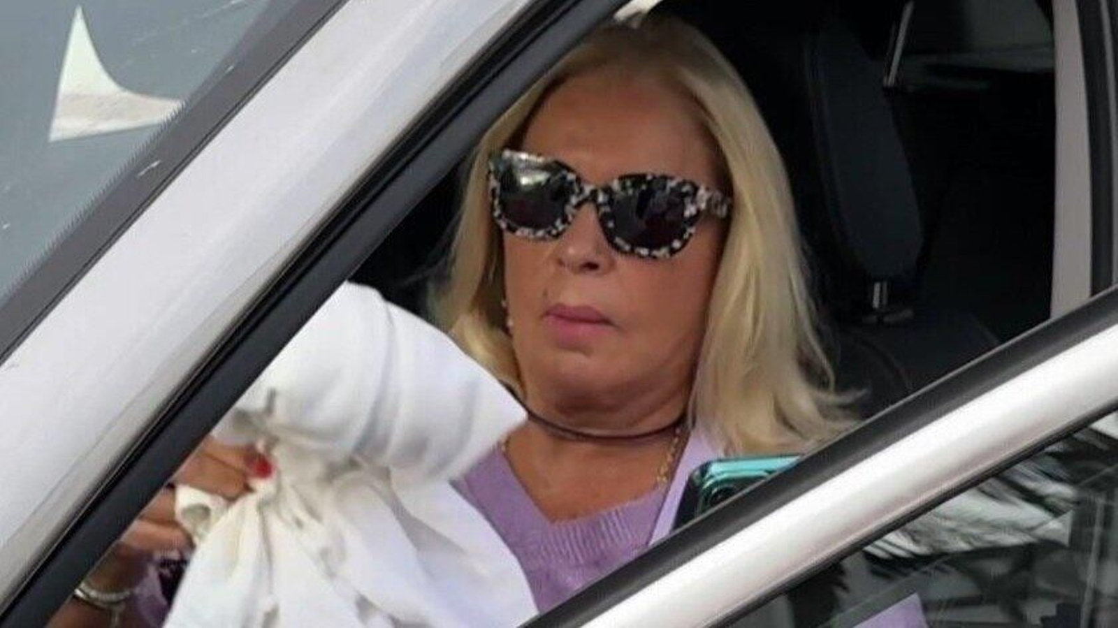 Bárbara Rey saliendo de la peluquería. Europa Press.