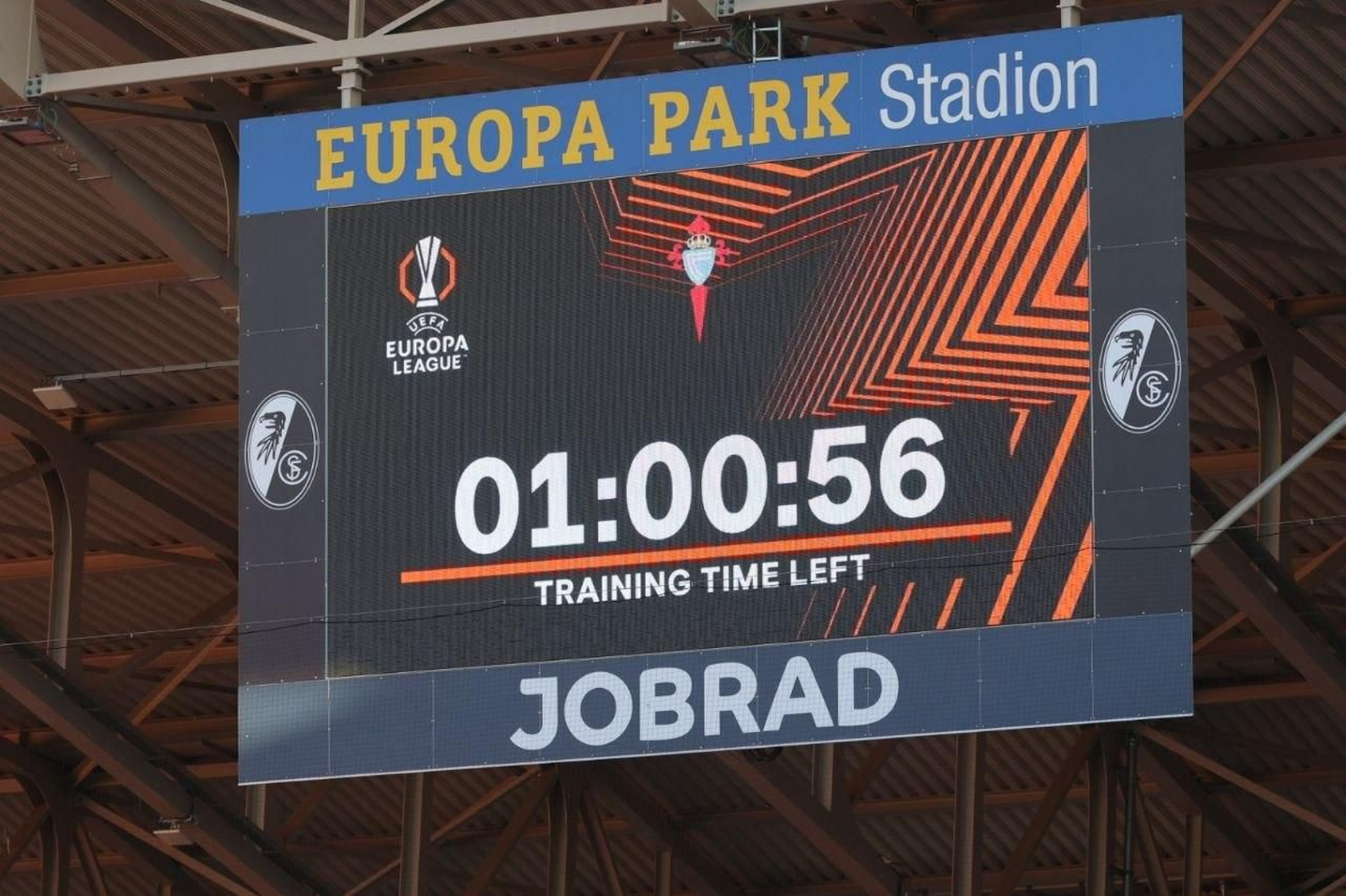 Galería | El Celta vive una intensa jornada en Friburgo antes del encuentro europeo