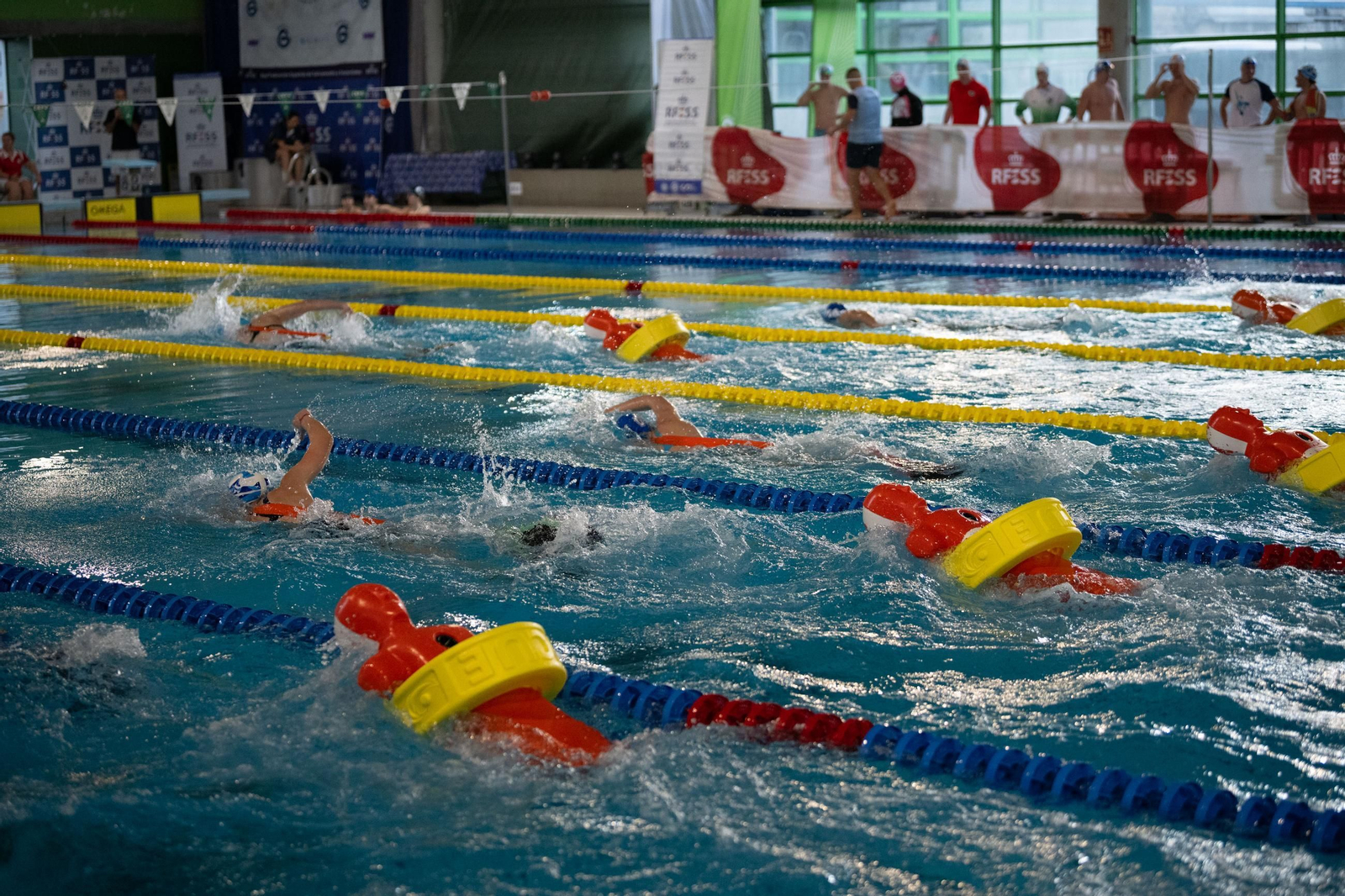Galería |  La élite del socorrismo en España se reunió en la piscina Rosario Dueñas