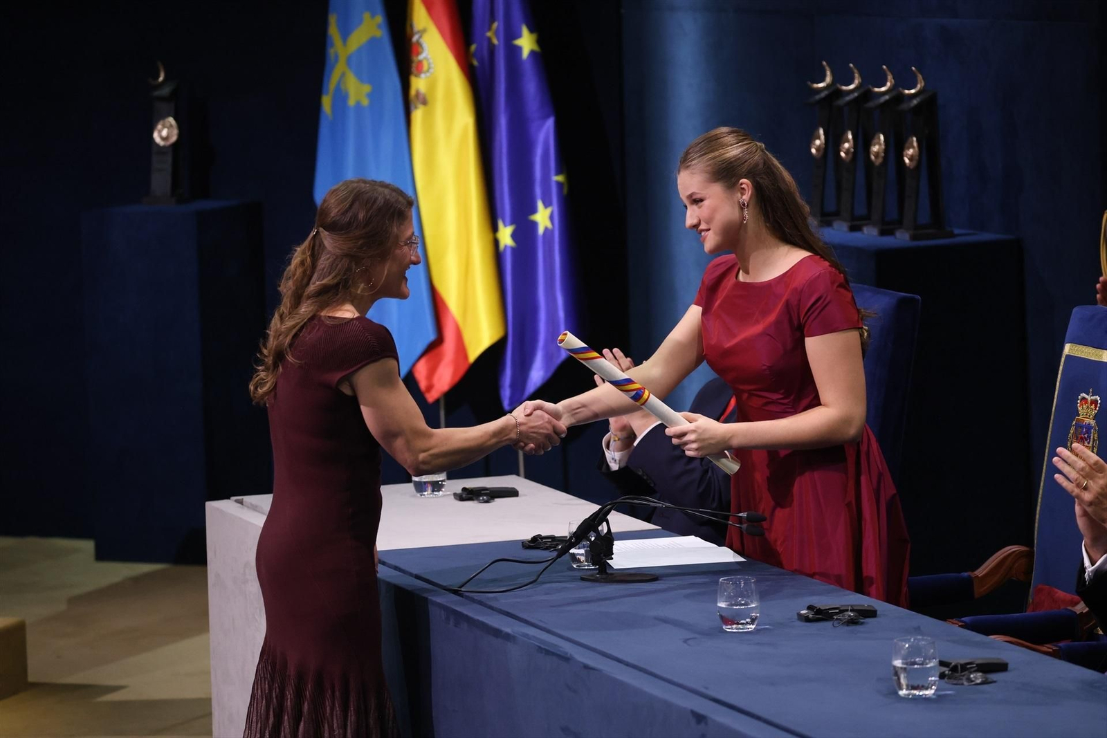 Galería | Jóvenes, democracia y un mensaje de unión; los temas que protagonizan la ceremonia de los Premios Princesa de Asturias