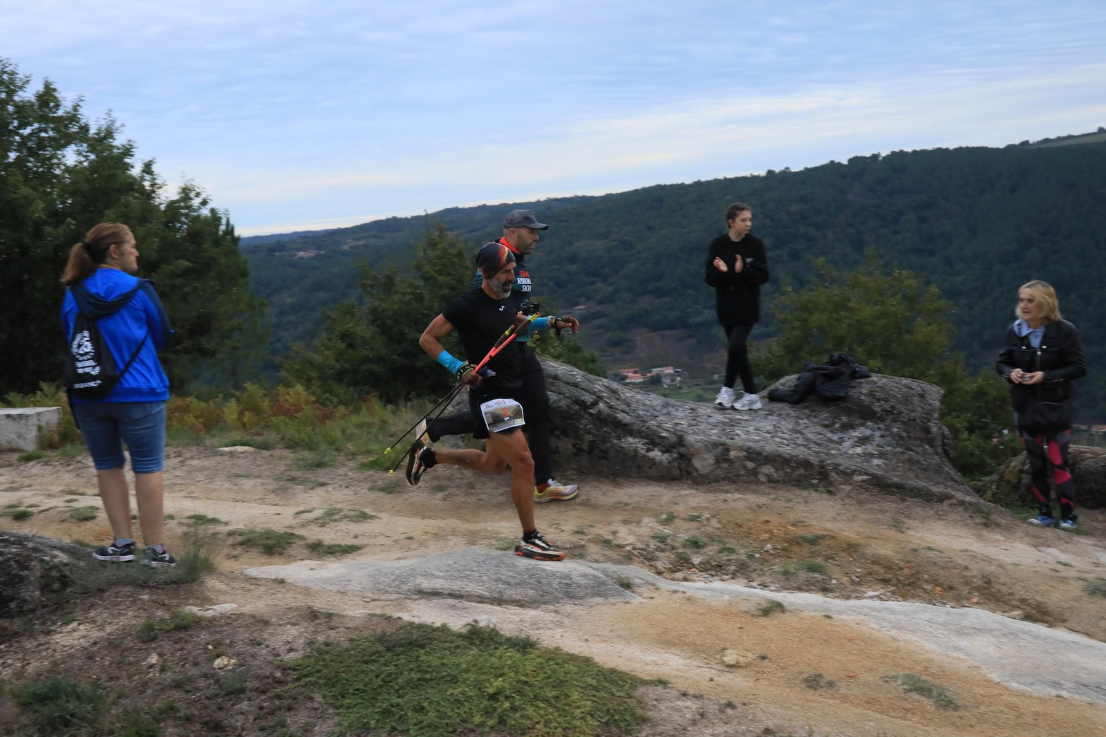 Galería | El Trail Ribeira Sacra cumple diez años y lo celebra entre montes y miradores, en fotos