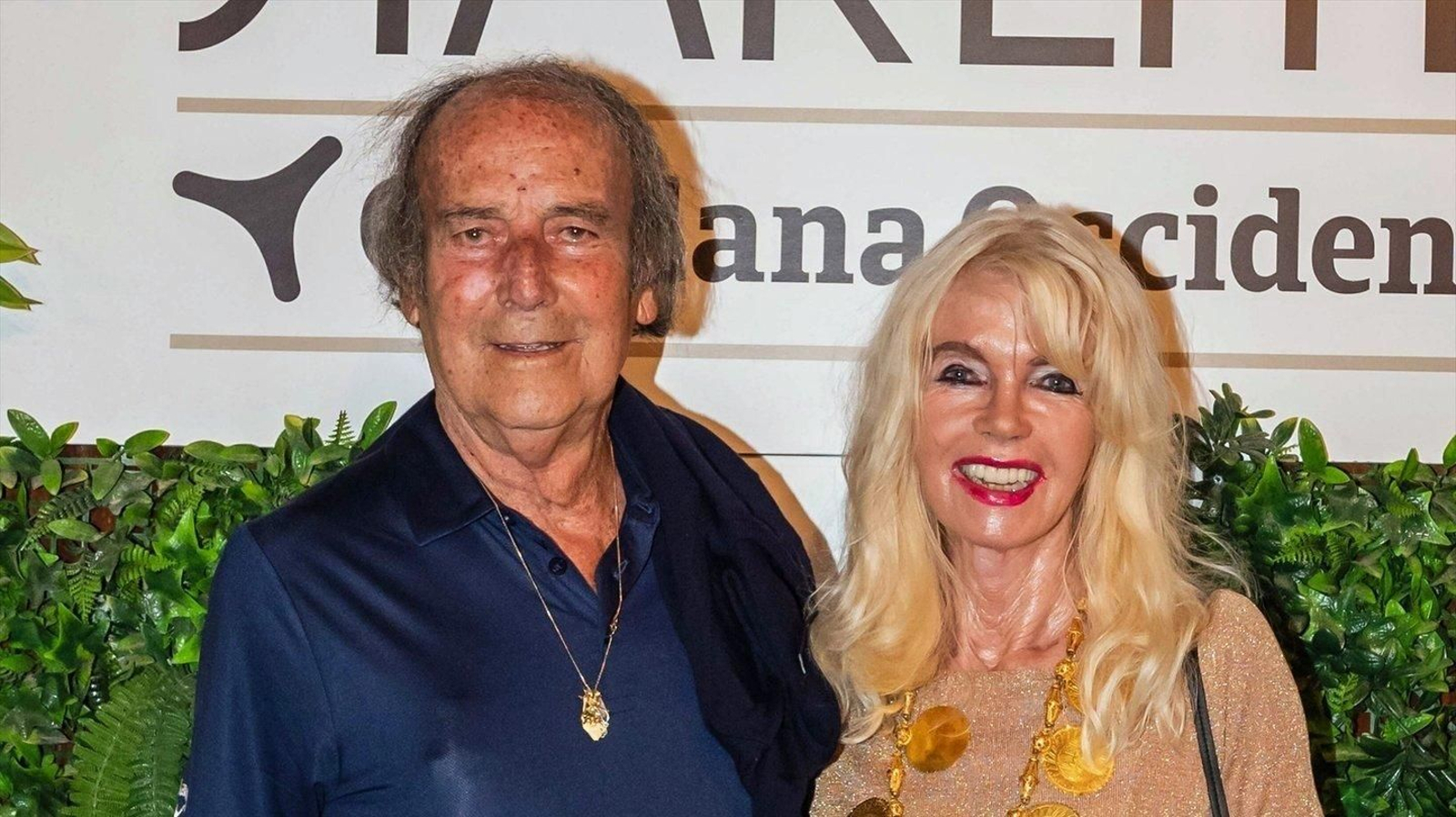 Gunilla von Bismarck y Luis Ortiz posando en Starlite Catalana 2022, en Marbella (Foto: EP).