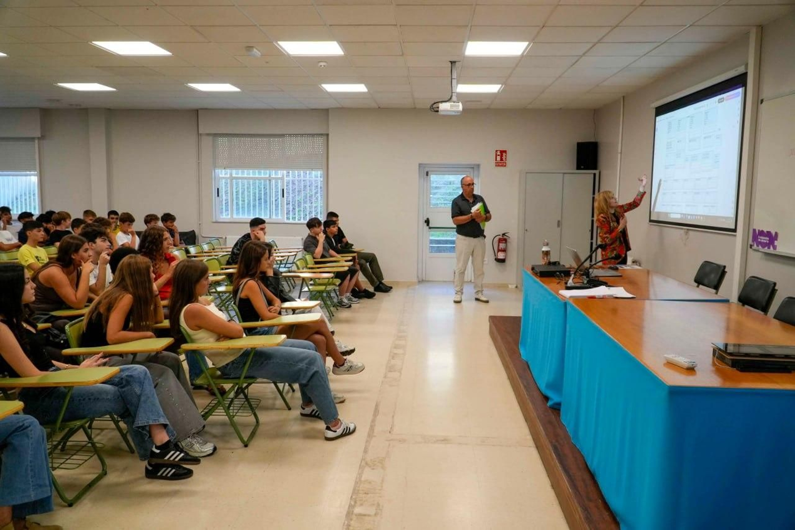 Galería | Vigo vuelve a las aulas entre abrazos, nervios e ilusión