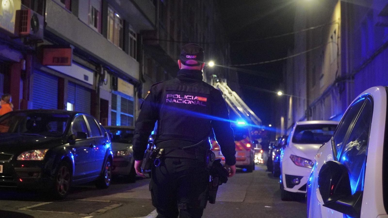 Varios servicios de emergencia trabajan en la calle San Isidoro