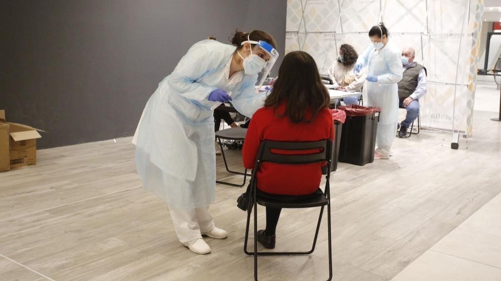 El Sergas mantiene el dispositivo para hacer test de antígenos en la estación de Vialia, en una imagen de ayer.