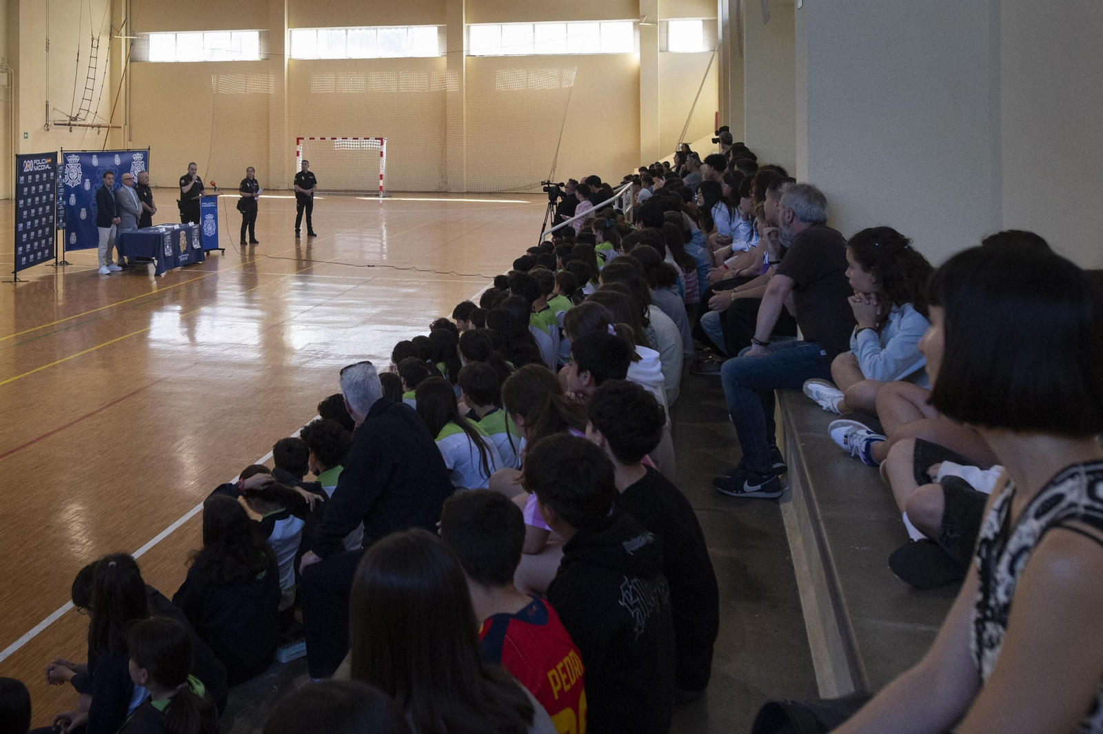 Galería | La Policía Nacional entrega el carnet de ciberexpert@s a más de 200 estudiantes ourensanos