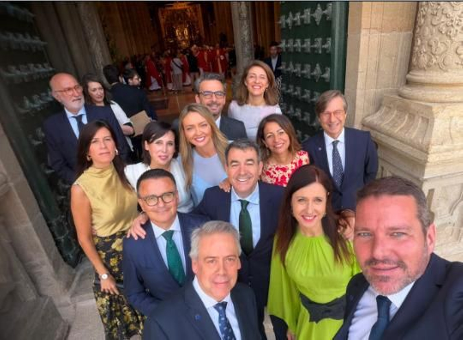 José López Campos, conselleiro de cultura de la Xunta, comparte un selfie con otros conselleiros.