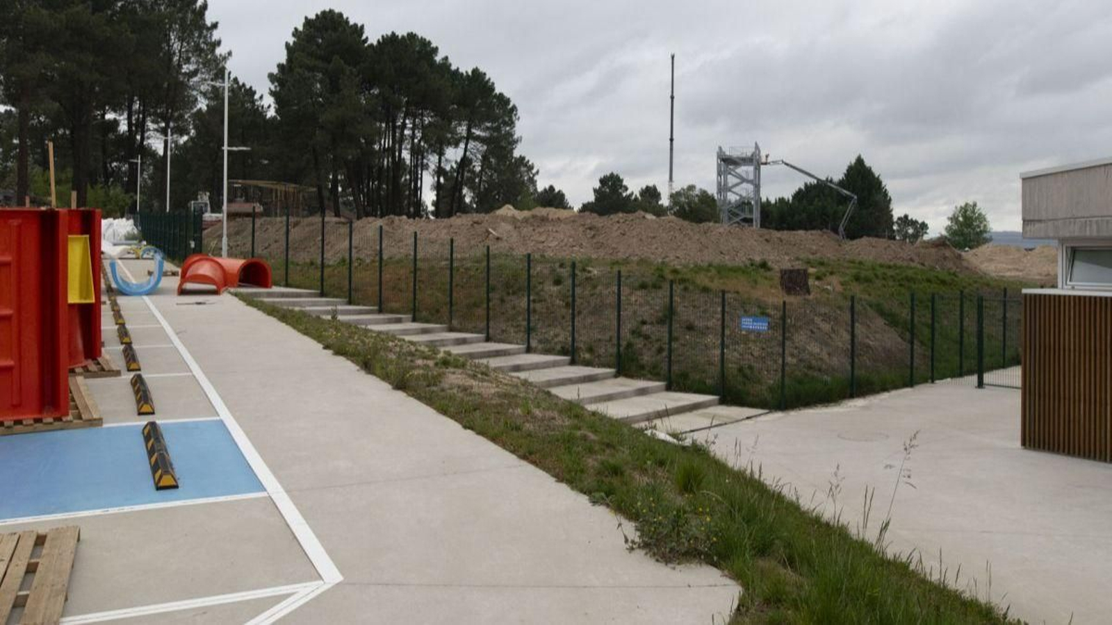 Obras en el parque acuático.