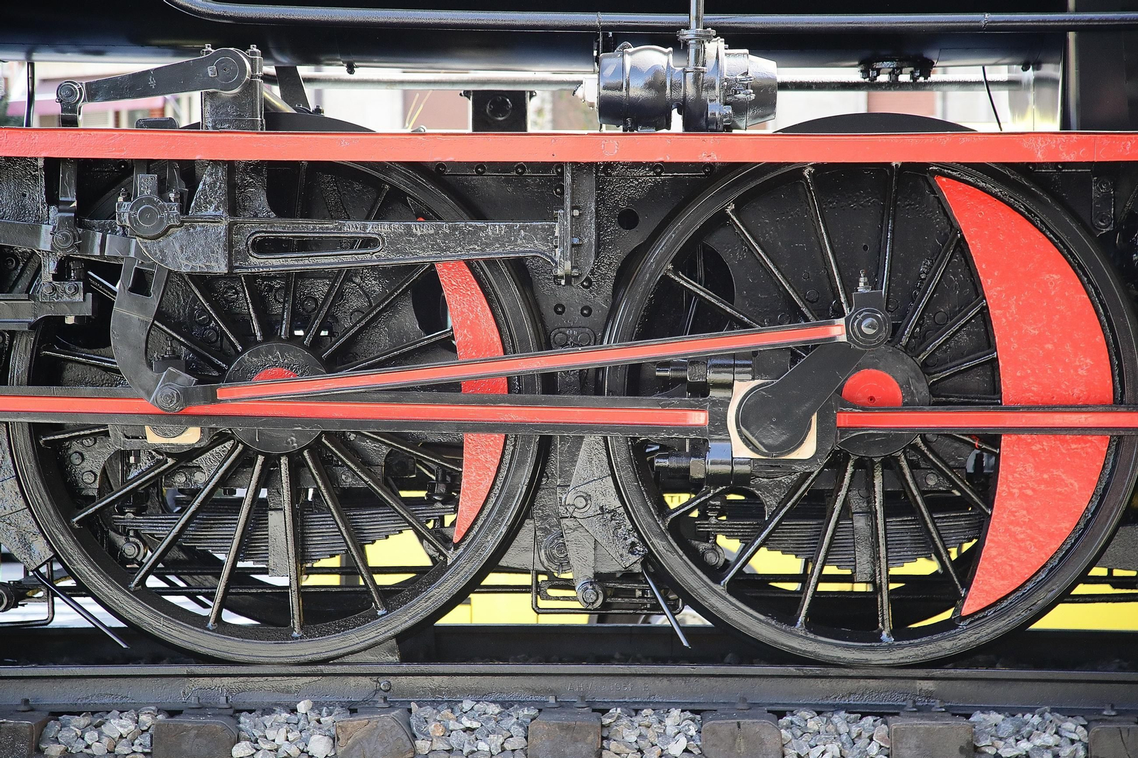 Galería | La locomotora vuelve a lucir en el barrio de A Ponte