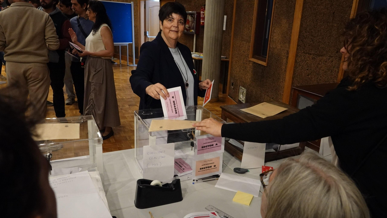 Galería | La Universidad de Vigo vota a su nuevo rector