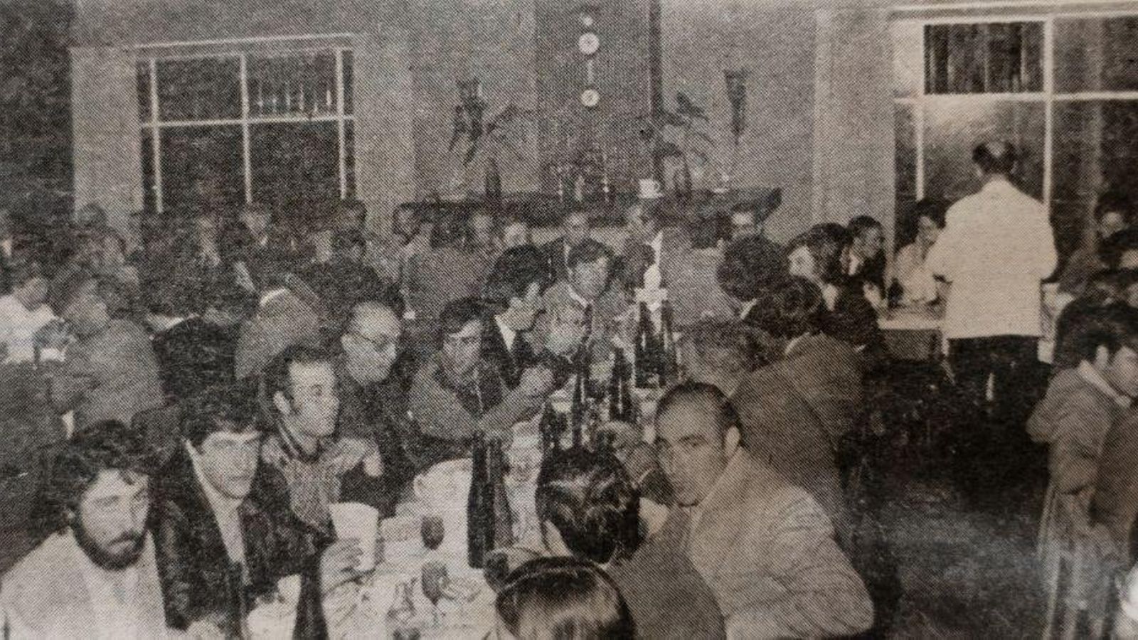 Comida de hermandad de las autoescuelas orensanas en el restaurante O Pote.