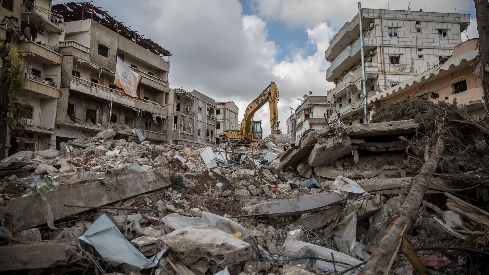 Montaña de escombros en Jibchit, en el sur de Líbano, por ataques de Israel.